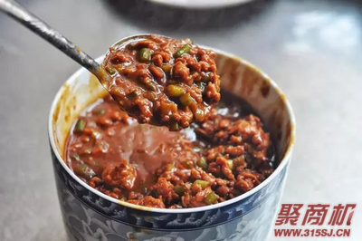 家常炸酱面家常做法大全步骤图4