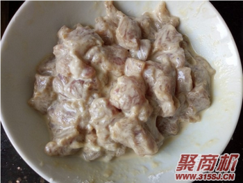 菠萝咕噜肉家常做法大全步骤图4