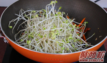 泡菜炒豆芽家常做法大全步骤图5