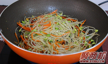 泡菜炒豆芽家常做法大全步骤图6