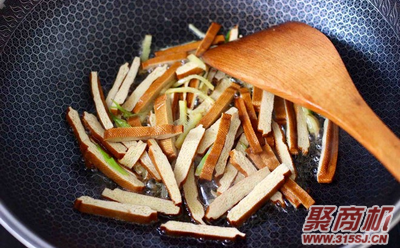 香干炒芹菜家常做法大全步骤图7