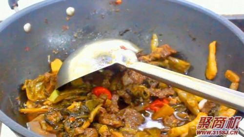 酸菜烧牛肉家常做法大全步骤图7
