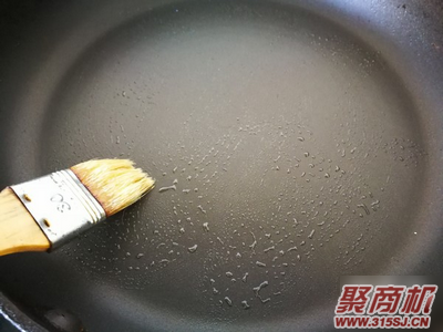 芹菜鸡蛋饼家常做法大全步骤图6