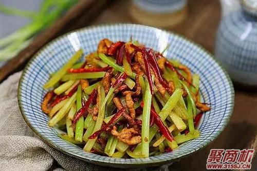 芹菜炒肉家常做法大全步骤图9