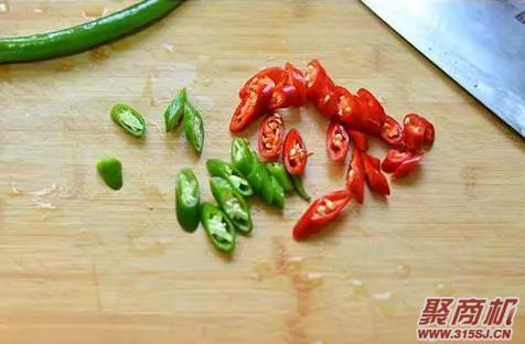 蒜香牛肉粒家常做法大全步骤图4