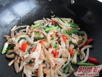 酸菜炒肉皮家常做法大全步骤图8