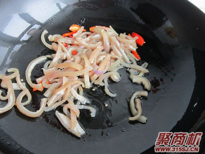 酸菜炒肉皮家常做法大全步骤图6