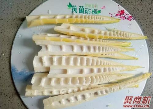 油焖春笋家常做法大全步骤图2