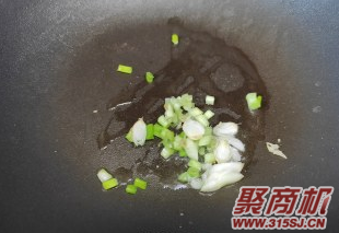 西红柿鸡蛋面家常做法大全步骤图1