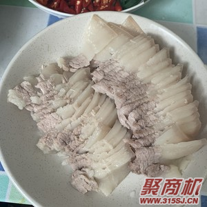 家常版回锅肉家常做法大全步骤图1