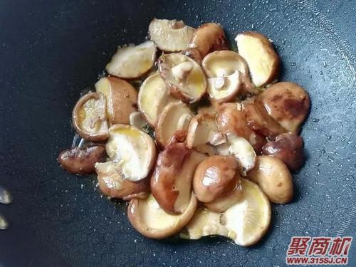香菇炖豆腐家常做法大全步骤图6