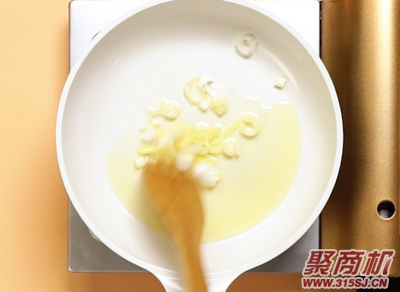 辣子鸡块家常做法大全步骤图5