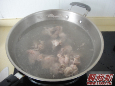 冬瓜猪骨玉米汤家常做法大全步骤图3