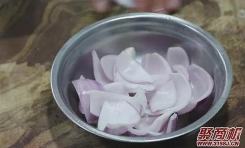 大厨特制电饭锅焖鸡家常做法大全步骤图5