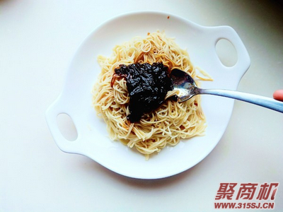 葱油拌面家常做法大全步骤图5