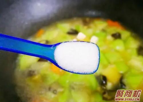 丝瓜豆腐木耳汤家常做法大全步骤图8