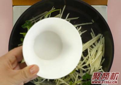 醋溜土豆丝家常做法大全步骤图5