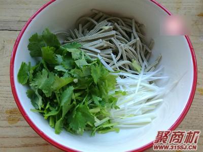 凉拌豆腐丝家常做法大全步骤图4