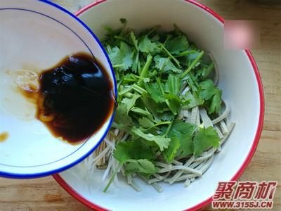 凉拌豆腐丝家常做法大全步骤图5