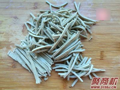 凉拌豆腐丝家常做法大全步骤图1