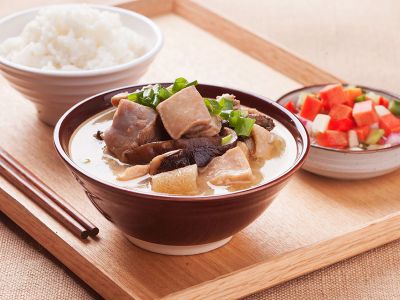 林妹妹沾水米线野山珍土鸡套饭