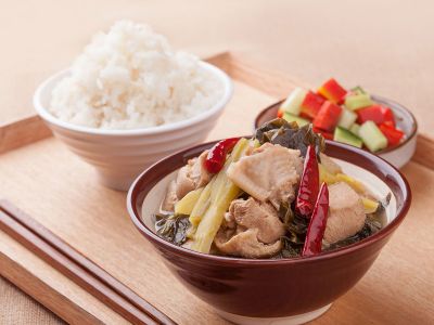 林妹妹沾水米线酸菜土鸡套饭