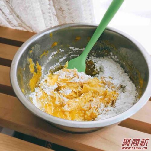 奶香低脂南瓜饼家常做法大全步骤图1