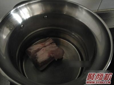 蒜苔回锅肉家常做法大全步骤图1