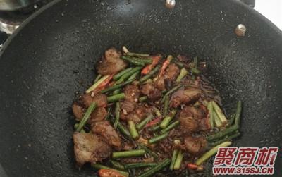 蒜苔回锅肉家常做法大全步骤图7