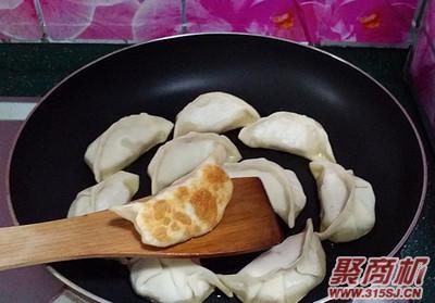 冰花煎饺家常做法大全步骤图4