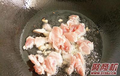 黄瓜炒肉家常做法大全步骤图2