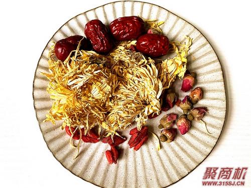 菊花红枣玫瑰花茶家常做法大全步骤图1