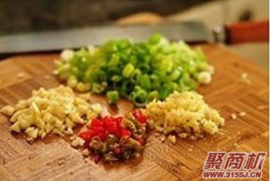 鱼香煎豆腐家常做法大全步骤图3