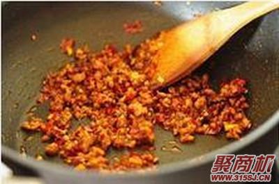 鱼香煎豆腐家常做法大全步骤图5