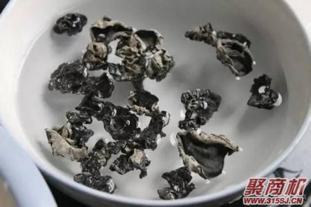 西兰花木耳炒火腿家常做法大全步骤图1