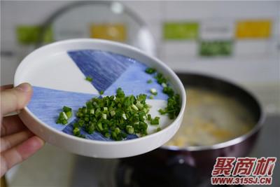 牛肉菌菇疙瘩汤家常做法大全步骤图12