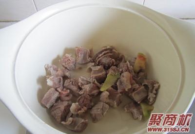 番茄玉米牛肉汤家常做法大全步骤图4