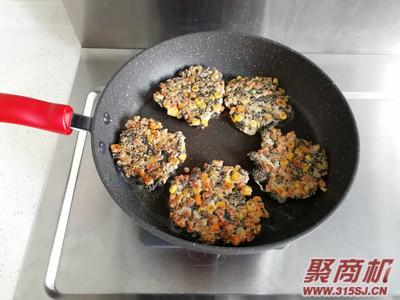 火腿紫菜小煎饼家常做法大全步骤图5