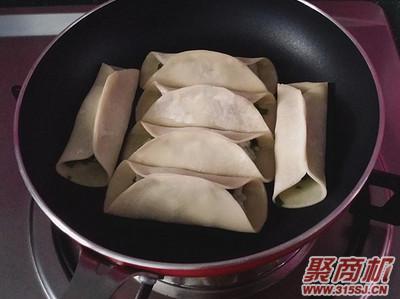 磷虾肉韭菜锅贴家常做法大全步骤图10