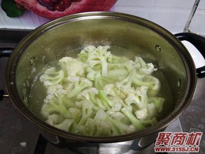 孜然腊肉炒菜花家常做法大全步骤图9