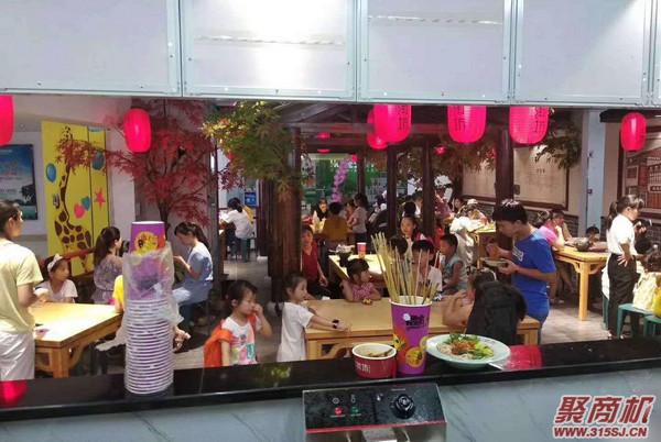 开小吃店如何经营才赚钱？经营者做到这八点，赚钱不用愁！_2