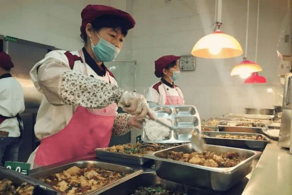 大学食堂档口最火爆的美食_1