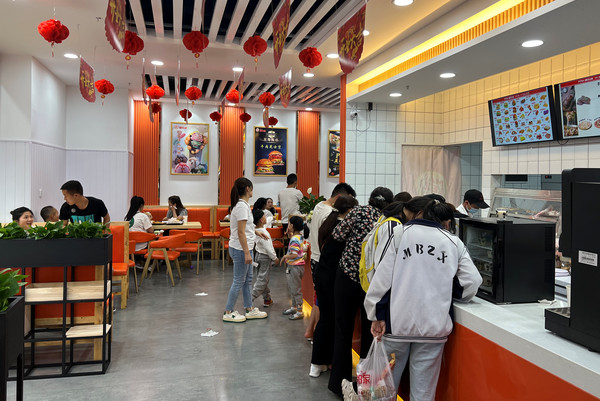 汉堡加盟开店赚钱吗？能月入过万吗？_2