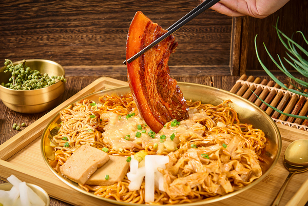 大盘把子肉拌面.jpg