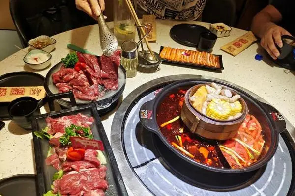 加盟开牛肉火锅店需要什么条件？_2