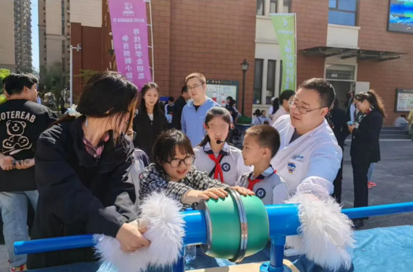 奇趣科学点亮丛台区科技节，助力科学教育深入发展！_1