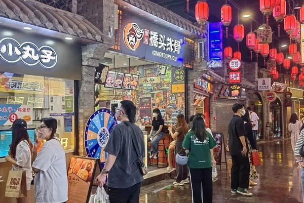 回县城开小吃店，后悔了！_2