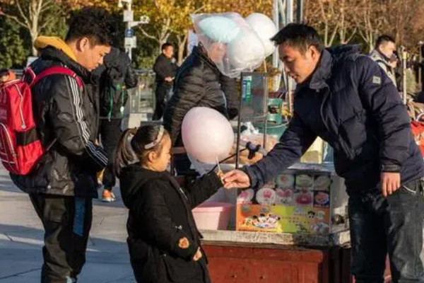 卖棉花糖在哪里摆摊比较好