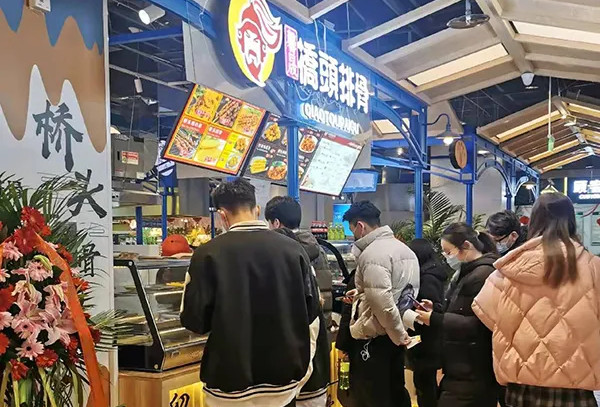 小本开店做什么好？桥头排骨10万开店，创富无忧！_3