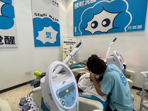 00后创业新选择！元气兽洗脸吧“零经验”年入百万！_3